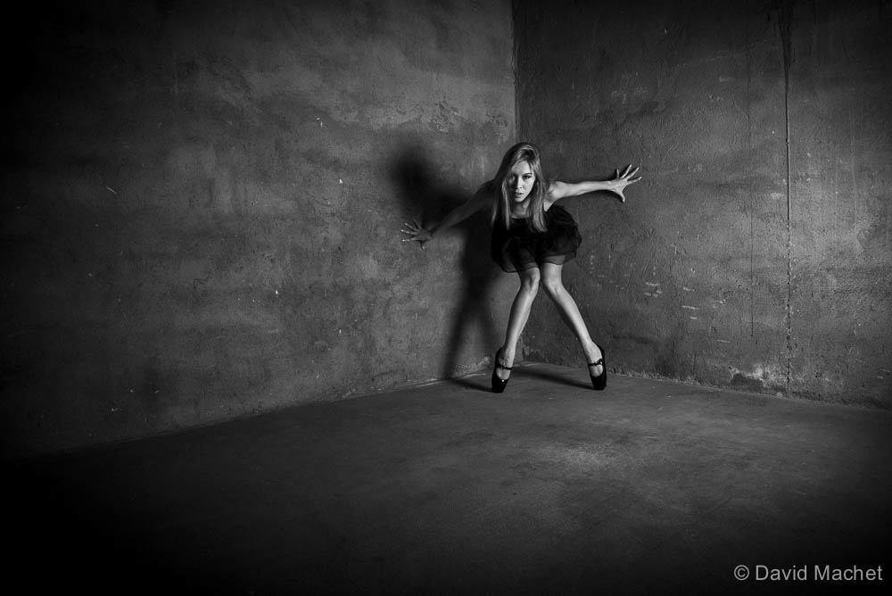 jenny suv femme genève modèle mannequin suisse maquilleuse danseuse ballet noir blanc charme artistique