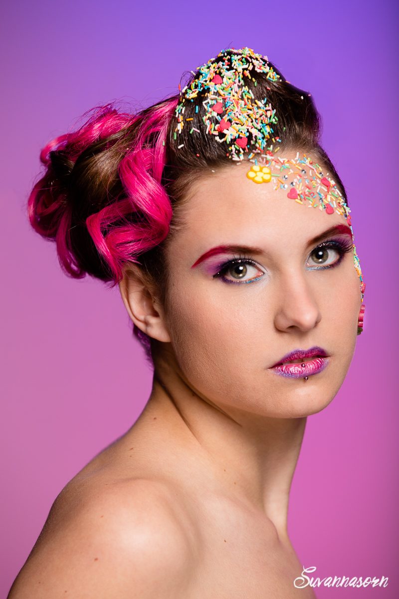 suvannasorn maquillage beauté femme genève maquilleuse artiste photographe bonbon rose violet gourmandise coiffeuse